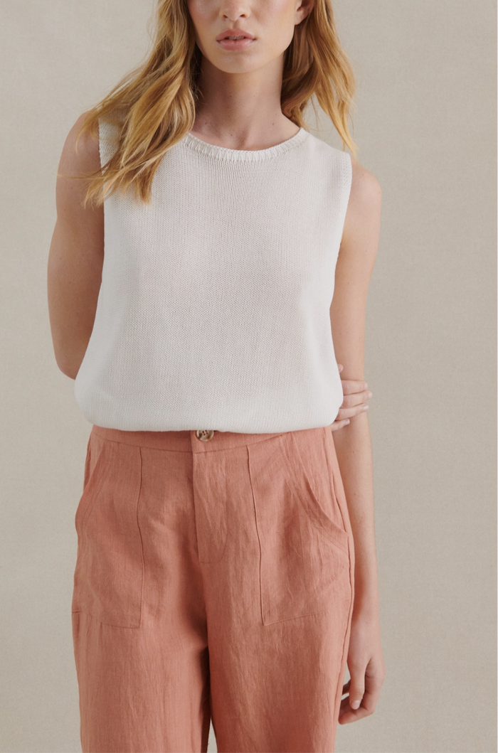 Women’s White Sleeveless Knit Tank Top 