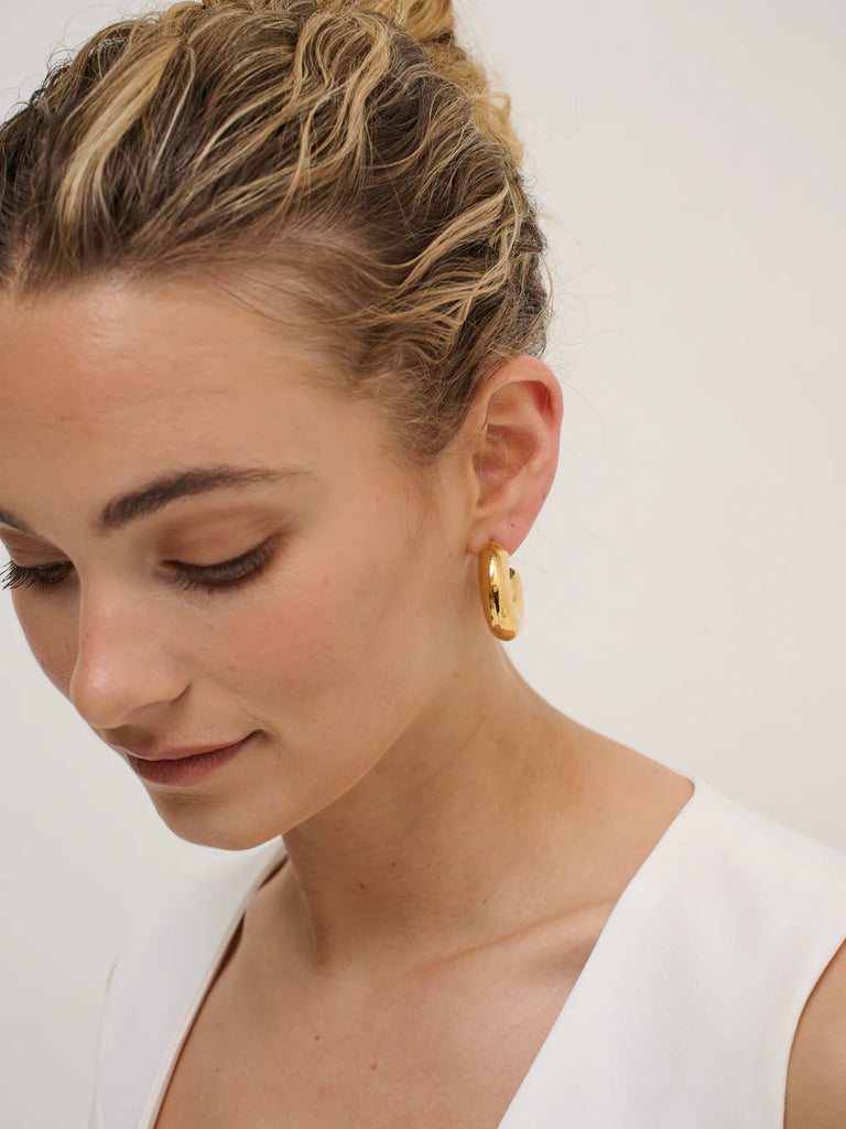 Bold Loop Earrings - gold plated - Betty Lane 