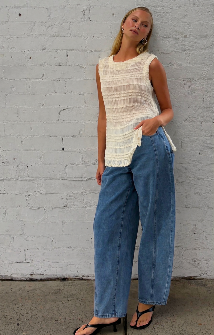 Gigi Barrel Jeans - Mid Blue - Betty Lane 