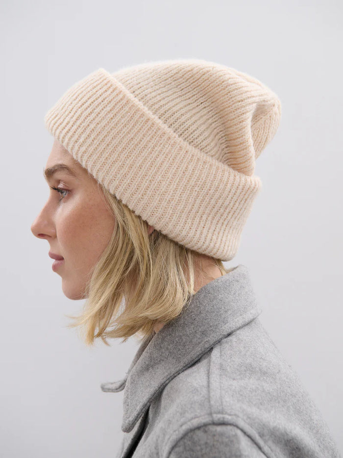 Basic Betty Beanie - Sand