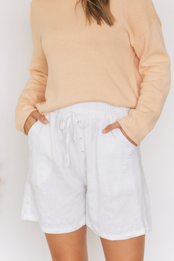 Dune Linen Shorts - White - Betty Lane 