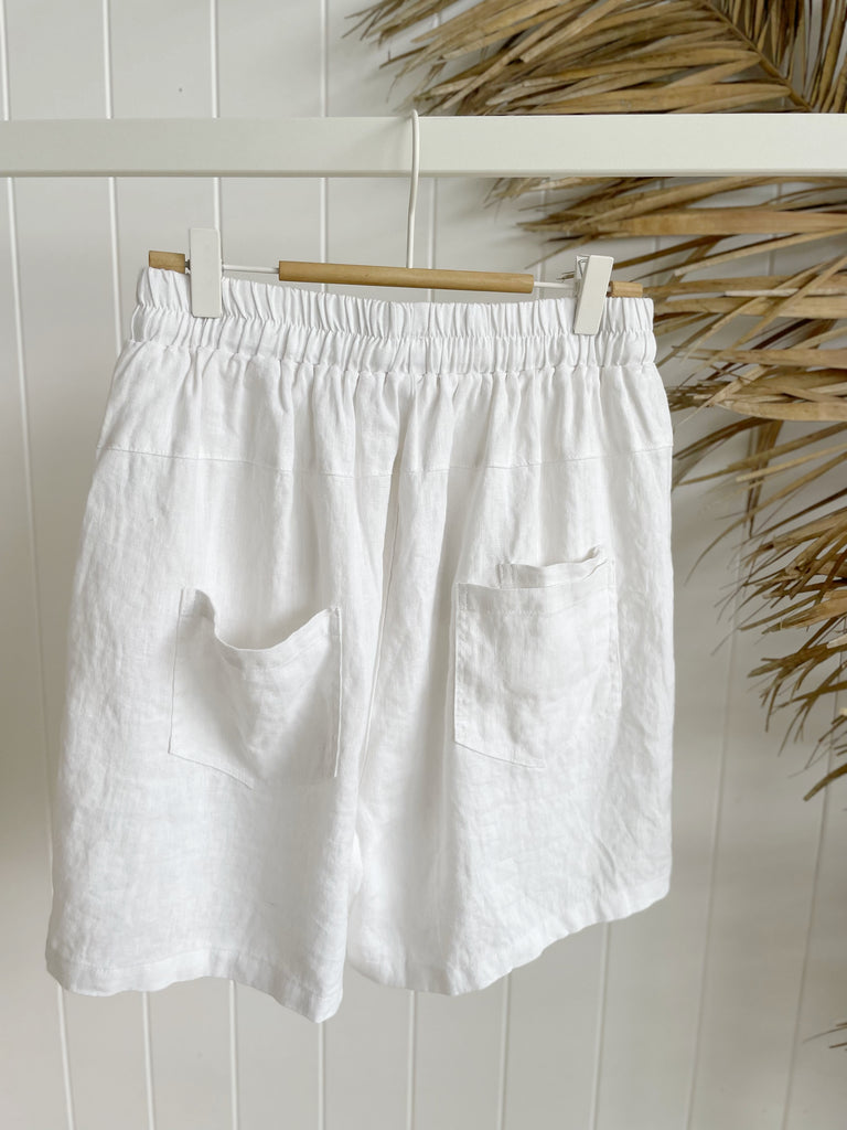 Dune Linen Shorts - White - Betty Lane 